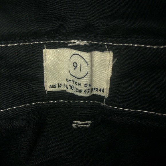 BLACK SKIRT - Picture 2 of 2